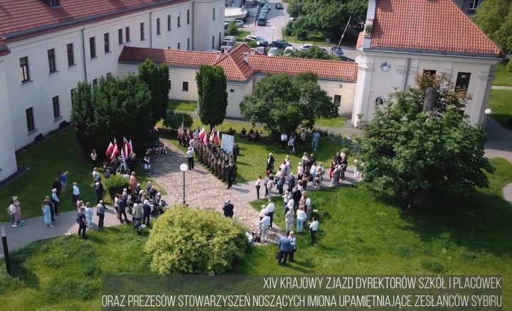 Krótka relacja filmowa z XIV Krajowego Zjazdu Dyrektorów Szkół i Placówek oraz Prezesów Stowarzyszeń Noszących Imiona Upamiętniające Zesłańców Sybiru